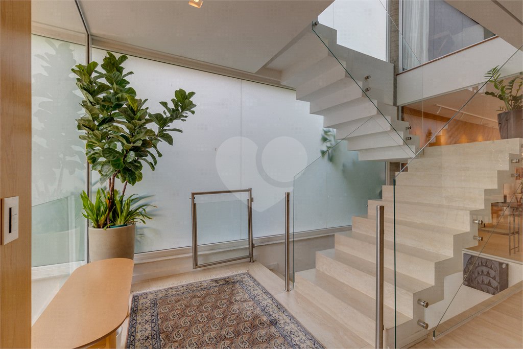 Casa à venda com 3 suítes no condomínio Residencial Canumã, São Paulo - SP