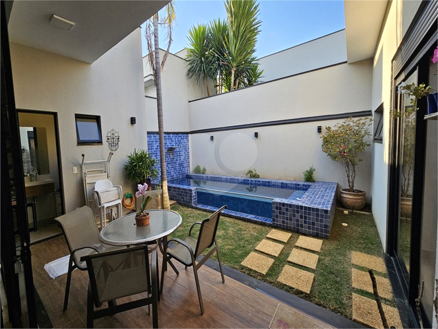 Casa à venda com 3 suítes no condomínio Jardim Residencial Dona Maria José, Indaiatuba - SP