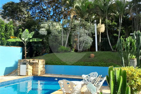 Chácara à venda com 4 quartos, sendo 1 suíte,  em Vila Dom Pedro, Atibaia, SP