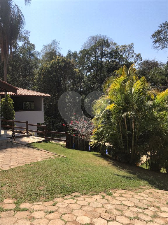 Chácara à venda com 6 quartos, sendo 2 suítes, em Jardim Brogotá, Atibaia, SP
