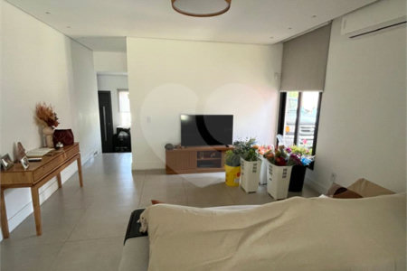 Casa à venda com 3 suítes no condomínio Vila Hipica Ii, Vinhedo - SP