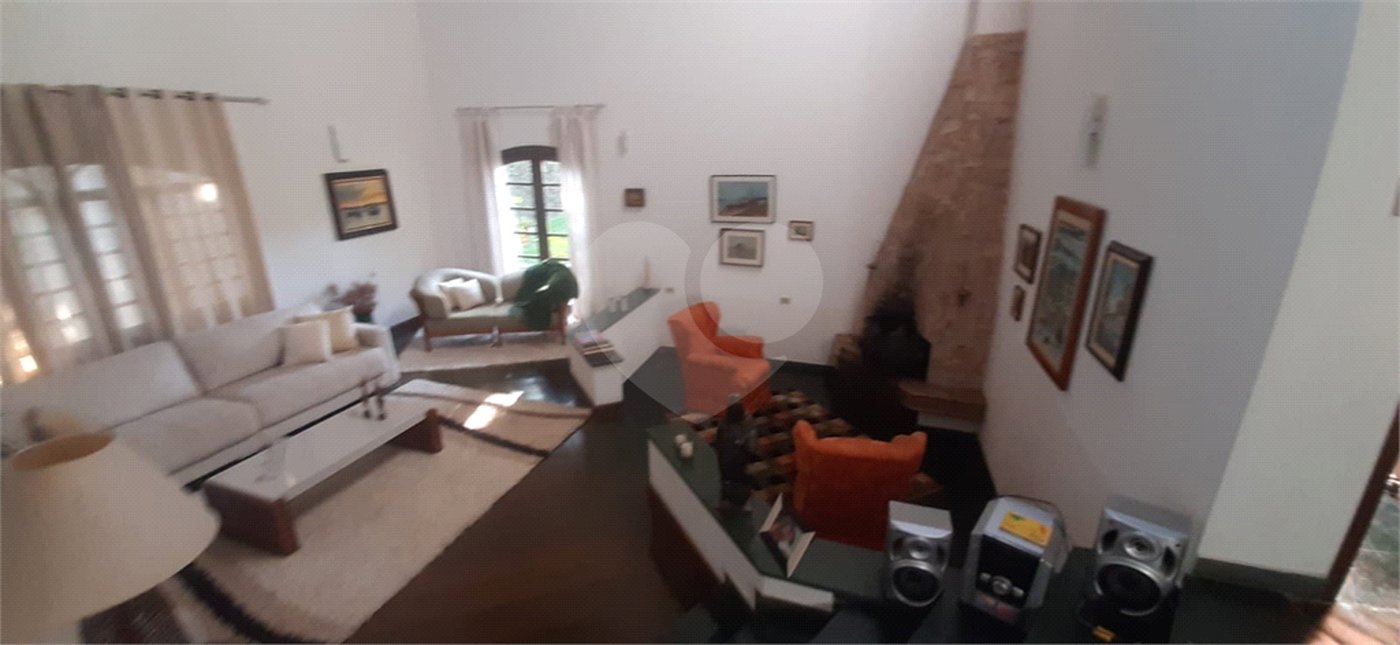 Casa à venda com 3 quartos, sendo 1 suíte, no condomínio Sausalito, Mairiporã - SP