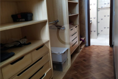 Casa à venda com 4 quartos, sendo 2 suítes, em Jardim das Vertentes, São Paulo, SP