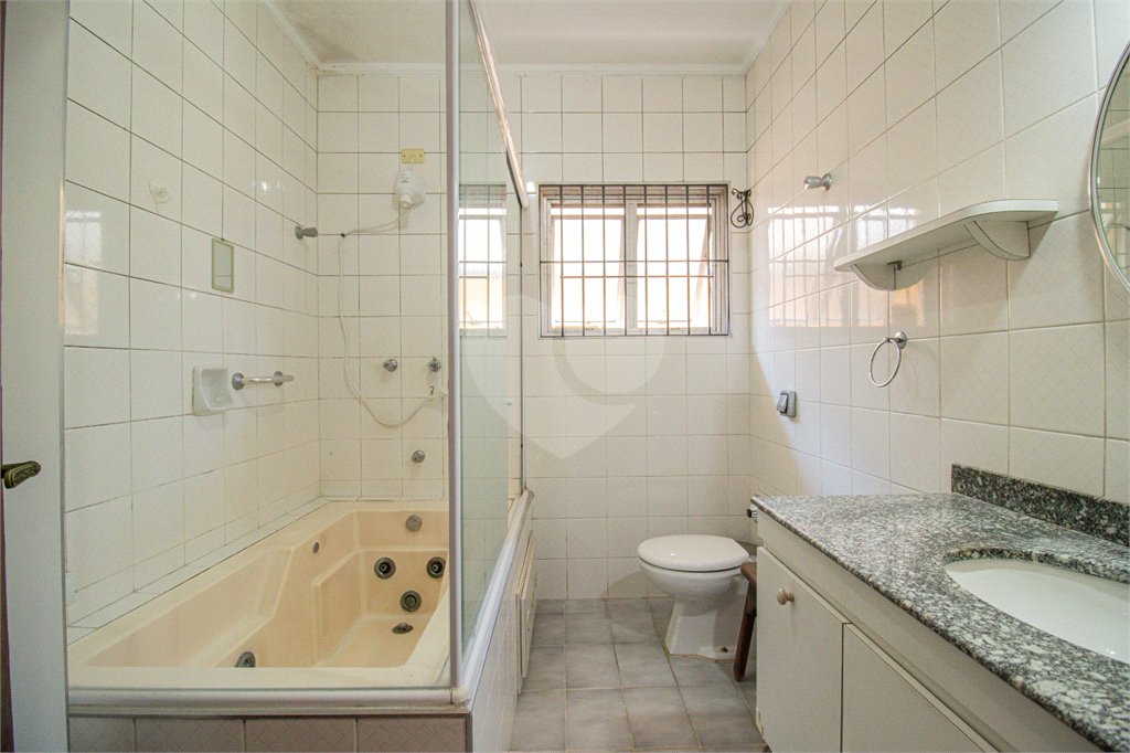 Sobrado à venda com 3 quartos, sendo 1 suíte,  em Brooklin Velho, São Paulo, SP