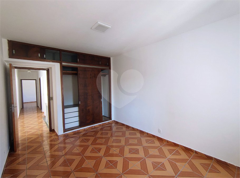 Casa à venda com 3 quartos, sendo 1 suíte, em Vila Vianelo, Jundiaí, SP