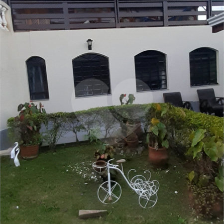 Casa à venda ou para alugar com 5 quartos, sendo 1 suíte, no Centro, Bom Jesus dos Perdões, SP
