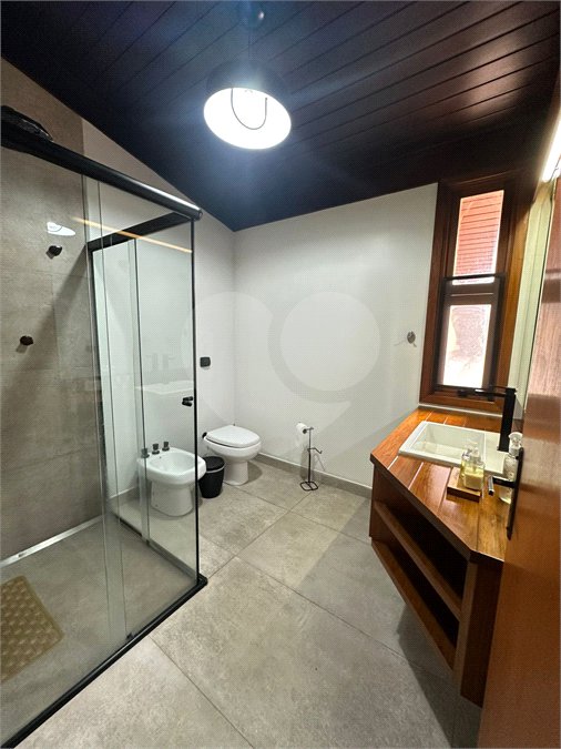 Casa à venda com 4 quartos, sendo 2 suítes,  no condomínio Chacara Marques, Santana de Parnaíba - SP