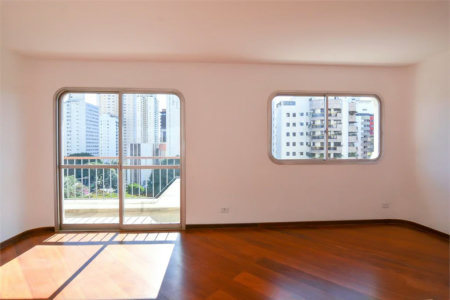 Apartamento à venda com 4 quartos, sendo 2 suítes, em Brooklin Paulista, São Paulo, SP