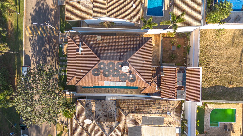 Belíssimo sobrado com piscina aquecida no Condomínio Villagio Capriccio - Louveira SP.