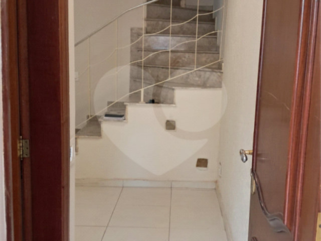 Casa à venda ou para alugar com 3 quartos, sendo 1 suíte,  no condomínio Maison, São Paulo - SP