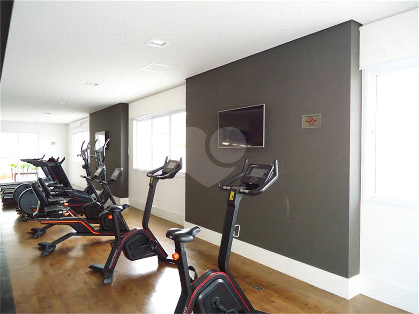 Apartamento à venda com 3 suítes em Santa Teresinha, São Paulo, SP