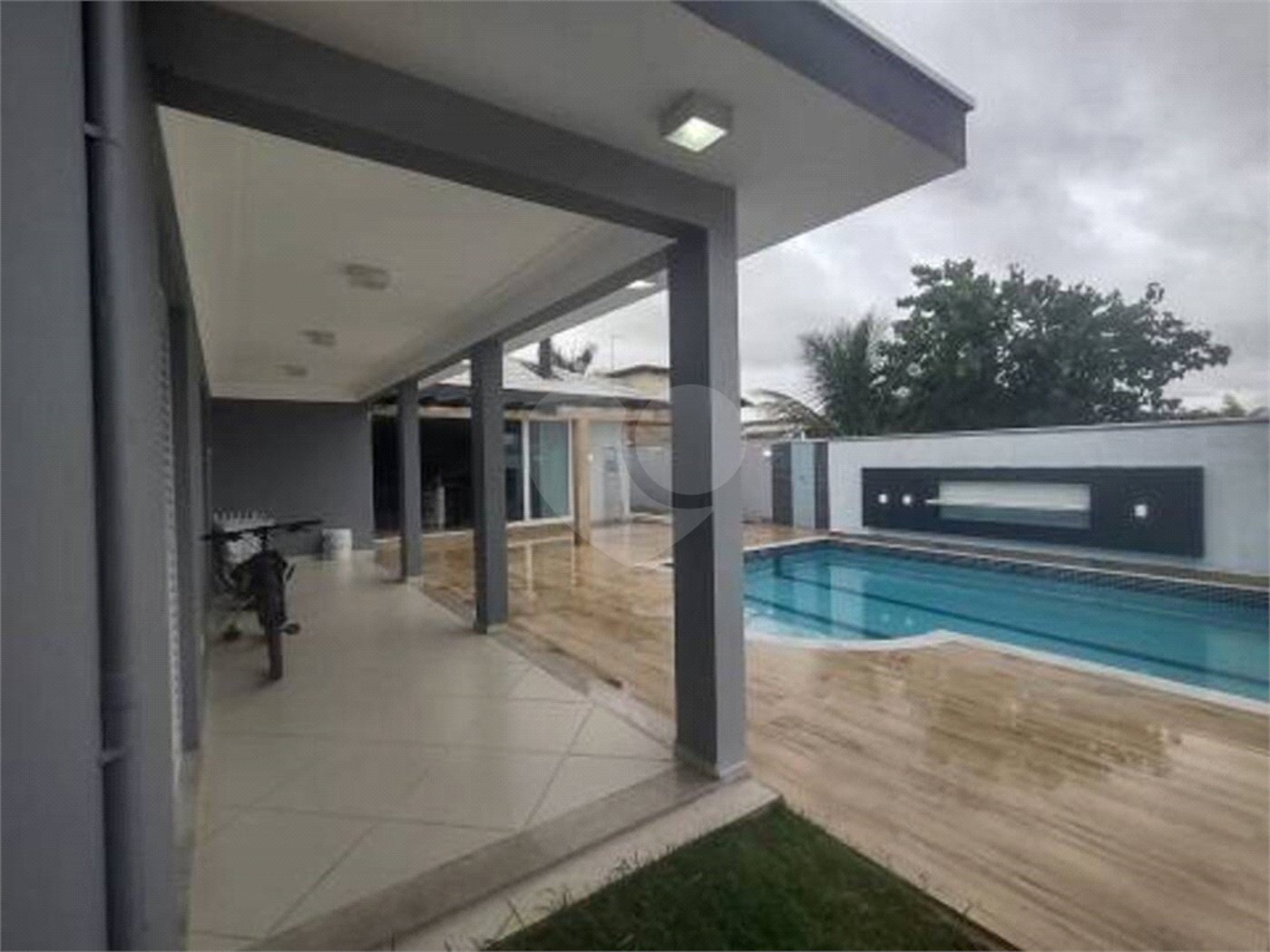 Casa à venda com 4 suítes no condomínio Jardim dos Lagos, Indaiatuba - SP