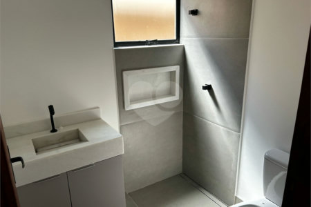 Casa à venda com 2 quartos, sendo 1 suíte,  no condomínio Residencial Marina, Itapetininga - SP