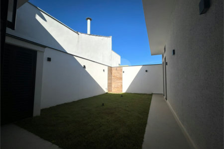 Casa à venda com 3 quartos, sendo 1 suíte,  no condomínio Le France, Sorocaba - SP