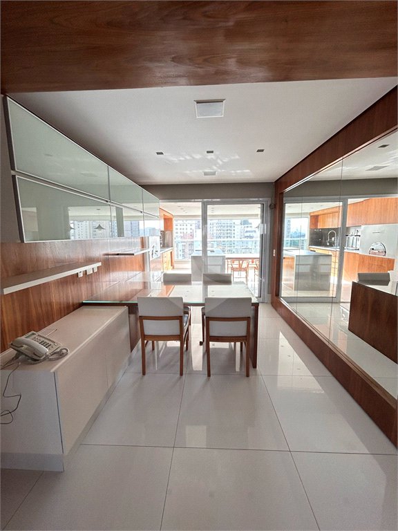 Apartamento à venda com 3 suítes em Moema, São Paulo, SP