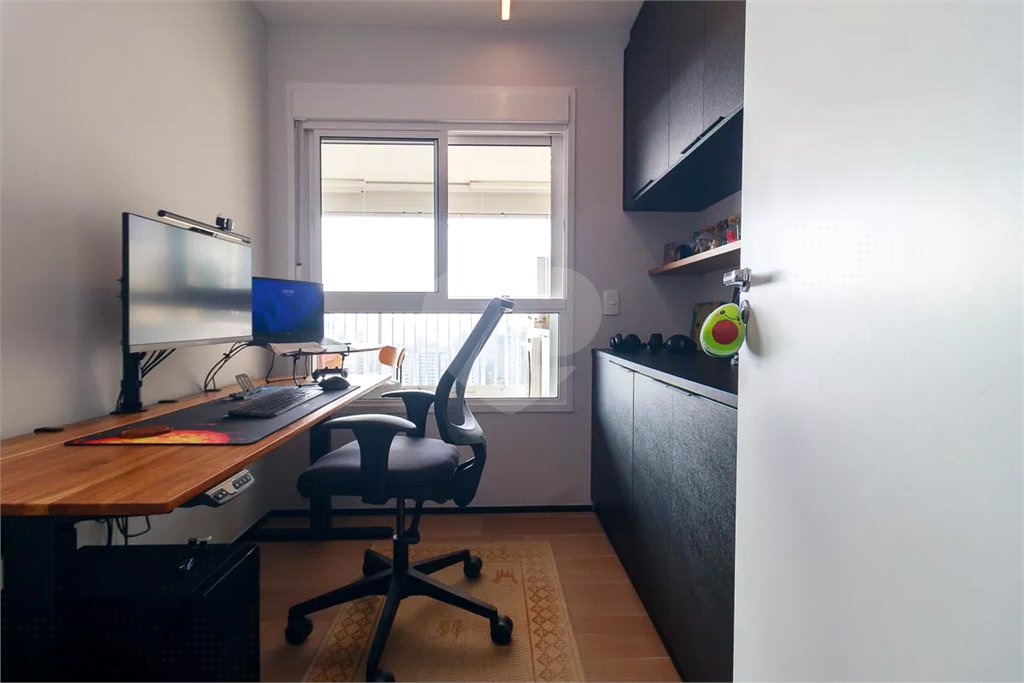 Apartamento à venda com 3 quartos, sendo 1 suíte,  em Santo Amaro, São Paulo, SP