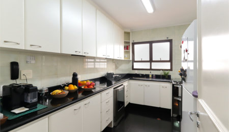 Apartamento à venda com 3 quartos, sendo 2 suítes,  em Campo Belo, São Paulo, SP