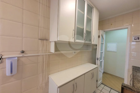 Apartamento para alugar com 3 quartos, sendo 1 suíte,  em Vila Hamburguesa, São Paulo, SP