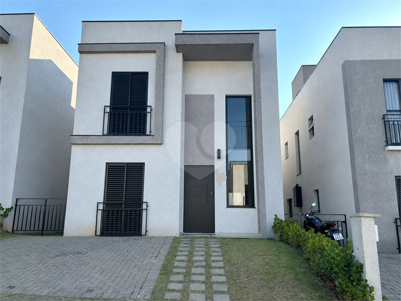 Casa à venda com 3 suítes no condomínio Villaggio Maranello, Vinhedo - SP