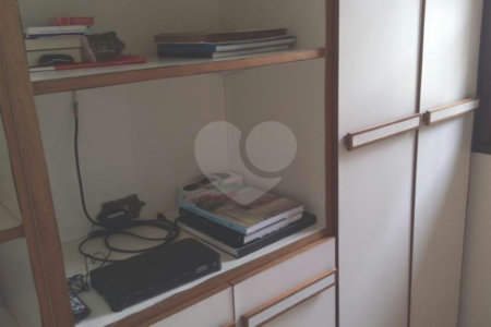 Sobrado à venda com 3 quartos, sendo 1 suíte, em Jardim Aeroporto, São Paulo, SP