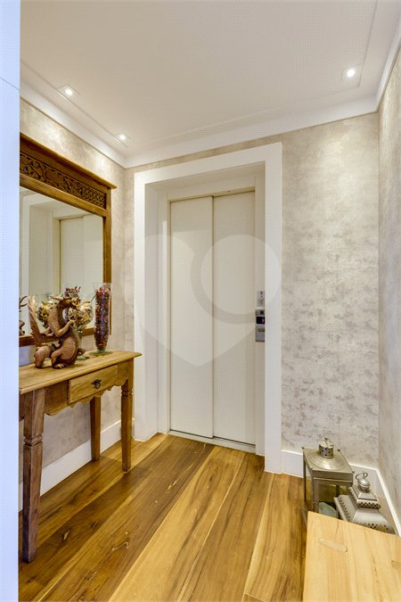 Apartamento à venda com 4 quartos, sendo 2 suítes, em Campo Belo, São Paulo, SP