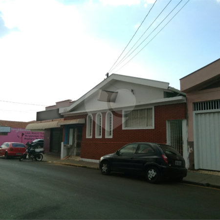 Casa térrea para venda.