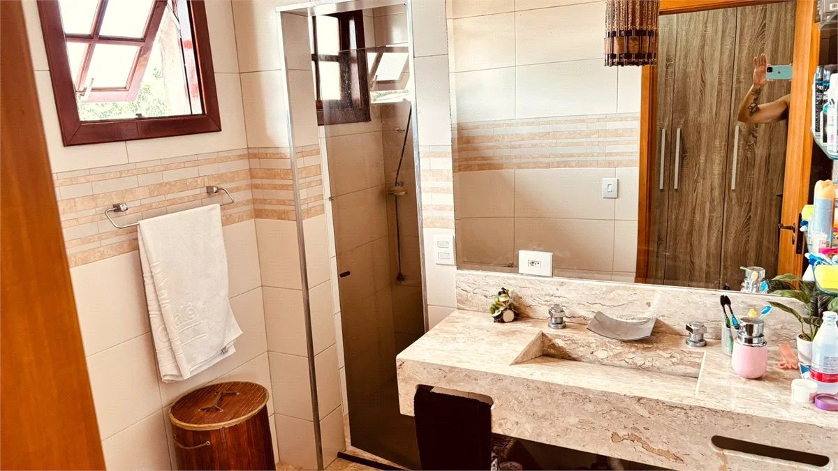 Sobrado à venda com 3 quartos, sendo 1 suíte,  em Chácara Recanto Verde, Cotia, SP