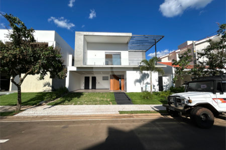 Sobrado dos sonhos a venda no Damha III