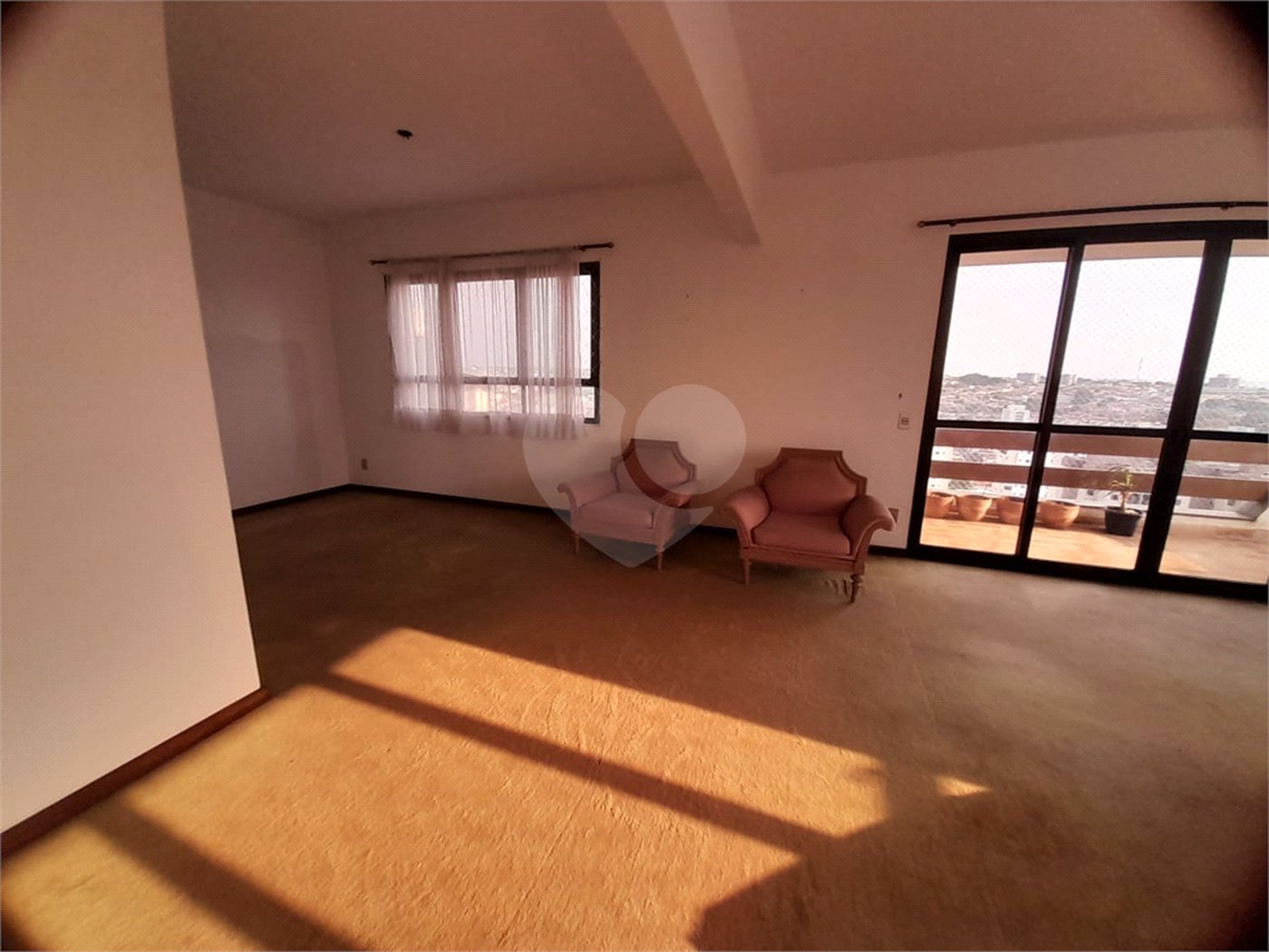 Apartamento à Venda no Edifício João Malagutti – 3 Dormitórios, 132m², Vista Maravilhosa!