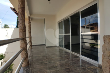 Casa à venda ou para alugar com 4 quartos, sendo 2 suítes,  em Santa Rosa, Vinhedo, SP