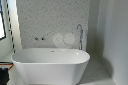 Casa à venda ou para alugar com 4 suítes no Centro, Jambeiro, SP