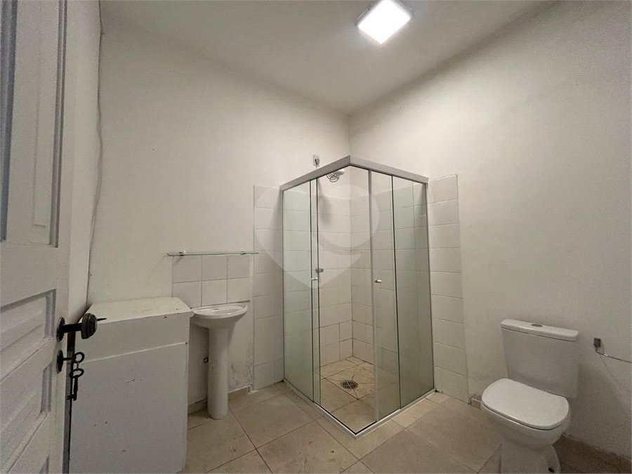 Sobrado à venda ou para alugar com 4 quartos, sendo 1 suíte, em Santo Amaro, São Paulo, SP
