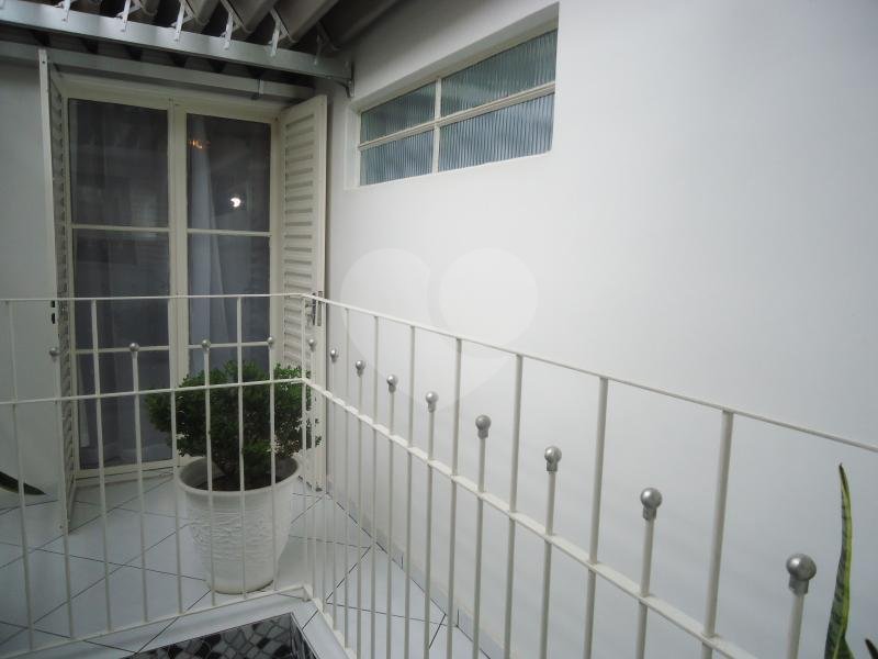 Sobrado à venda com 4 quartos, sendo 3 suítes, em Jardim Floresta, São Paulo, SP
