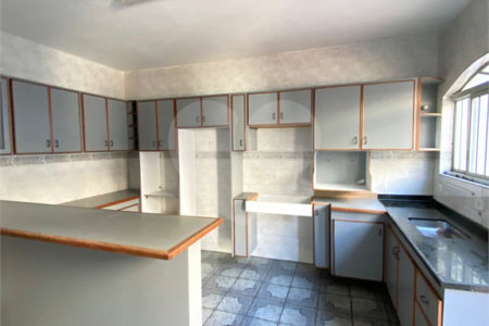 Sobrado à venda com 4 quartos, sendo 1 suíte, em Jardim Medina, Poá, SP