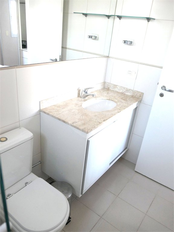 Apartamento para alugar com 3 quartos, sendo 1 suíte, em Vila Olímpia, São Paulo, SP