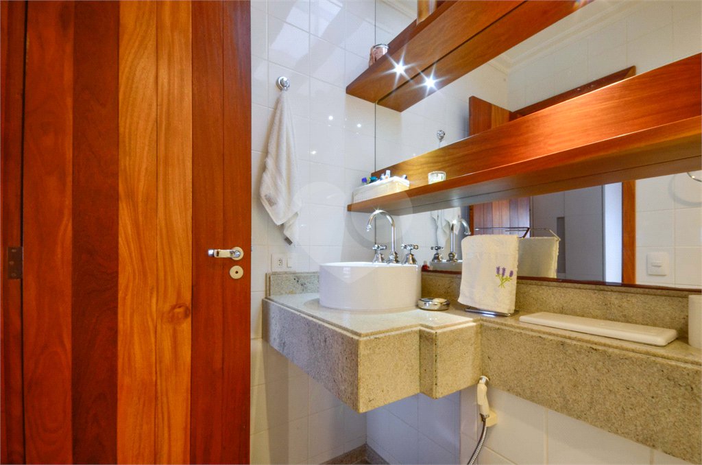 Casa à venda com 5 quartos, sendo 4 suítes, no condomínio Espaço Mobile - Real Parque, São Paulo - SP
