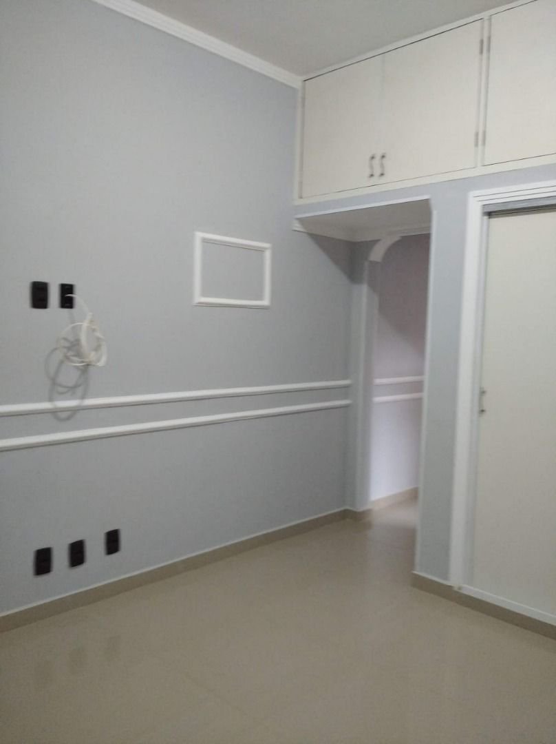 Sala Living à Venda no Centro de São Vicente | A 1 Quadra da Praia do Gonzaguinha