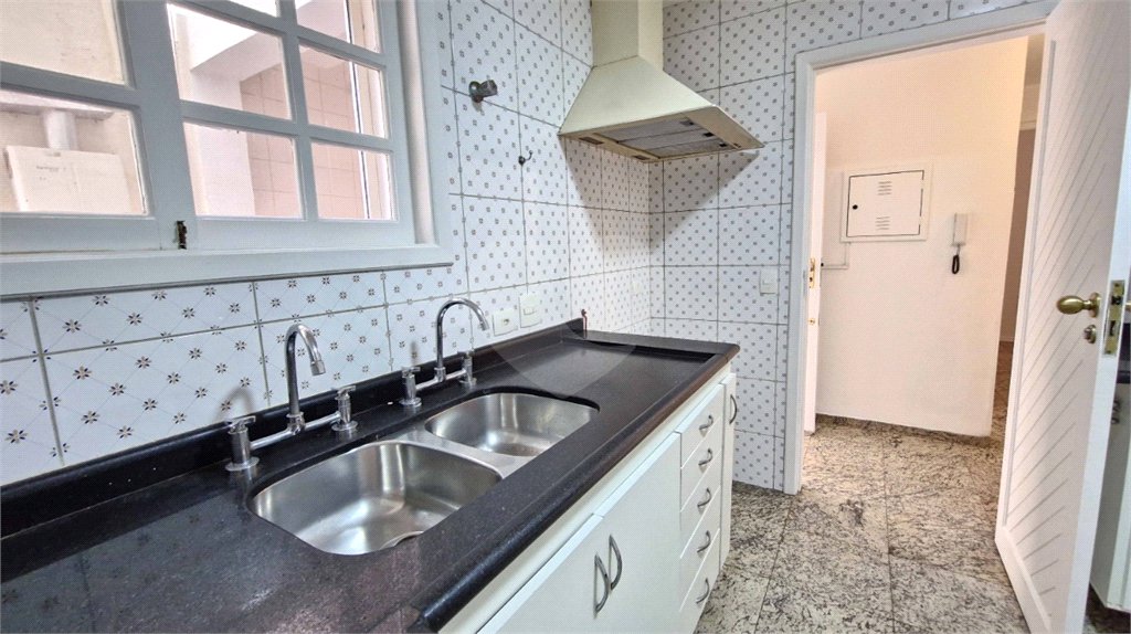 Casa à venda com 4 suítes no condomínio Jardim Vitória Régia, São Paulo - SP