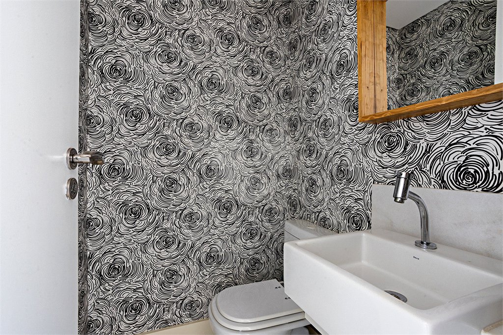 Apartamento à venda com 3 quartos, sendo 1 suíte,  em Jardim das Acácias, São Paulo, SP