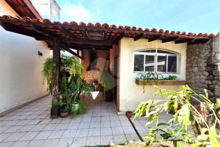 Casa Térrea à venda com 5 quartos, sendo 3 suítes, em Granja Julieta, São Paulo, SP