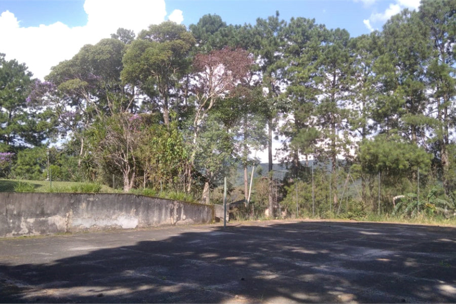 Casa à venda com 5 quartos, sendo 3 suítes, no condomínio Alpes da Cantareira, Mairiporã - SP