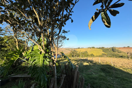 Sítio à venda com 3 quartos, sendo 1 suíte,  em Canta Galo, Itapetininga, SP