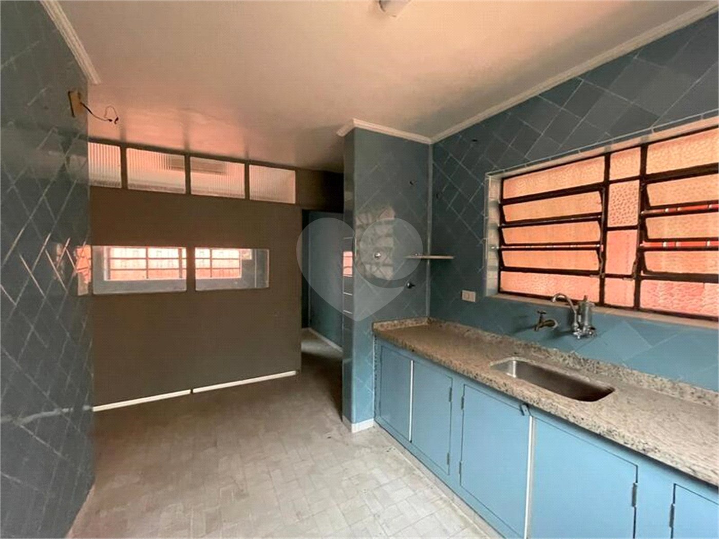 Sobrado à venda com 4 quartos, sendo 1 suíte, em Vila Congonhas, São Paulo, SP