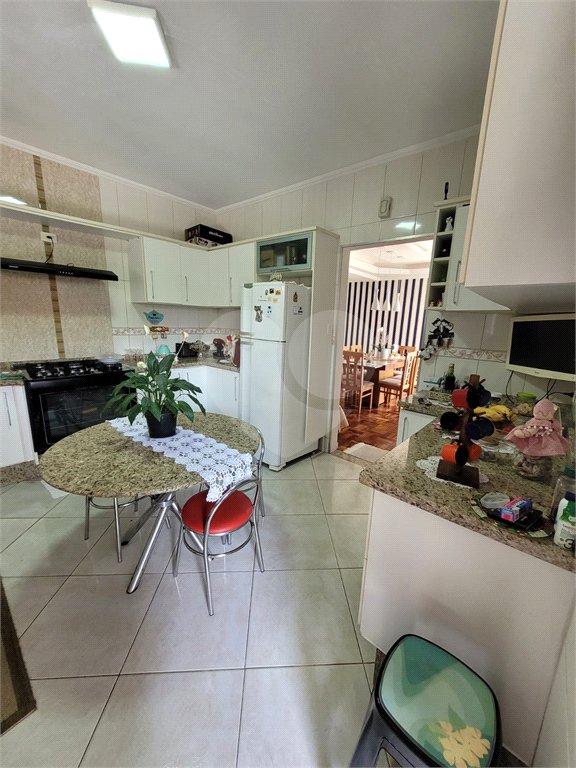 Casa Térrea à venda com 4 quartos, sendo 1 suíte,  em Vila Nova Socorro, Mogi das Cruzes, SP