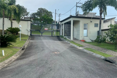 Casa à venda com 3 quartos, sendo 1 suíte, no condomínio Bella Vita, Atibaia - SP