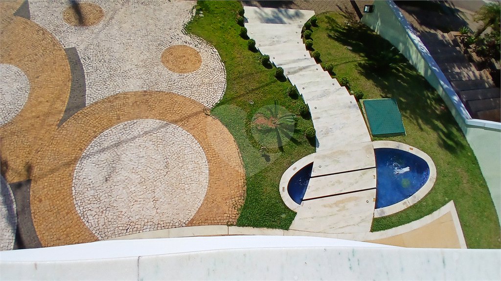 Casa à venda com 3 suítes no condomínio Figueira Garden, Atibaia - SP