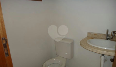 Casa para alugar com 4 quartos, sendo 2 suítes,  no condomínio Vila Hípica, São Paulo - SP