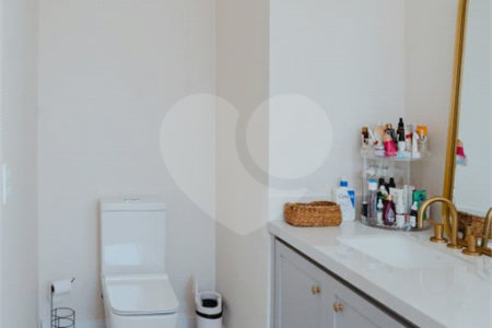 Casa à venda com 3 quartos, sendo 2 suítes, no condomínio Morada do Sol, Mairiporã - SP