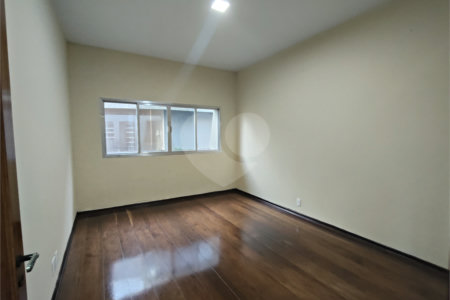 Casa à venda ou para alugar com 5 quartos, sendo 3 suítes, em Vila Maria, Itapetininga, SP