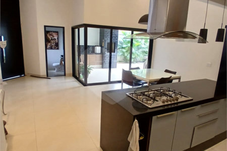 Casa à venda com 3 quartos, sendo 1 suíte, no condomínio Jardim, Sorocaba - SP